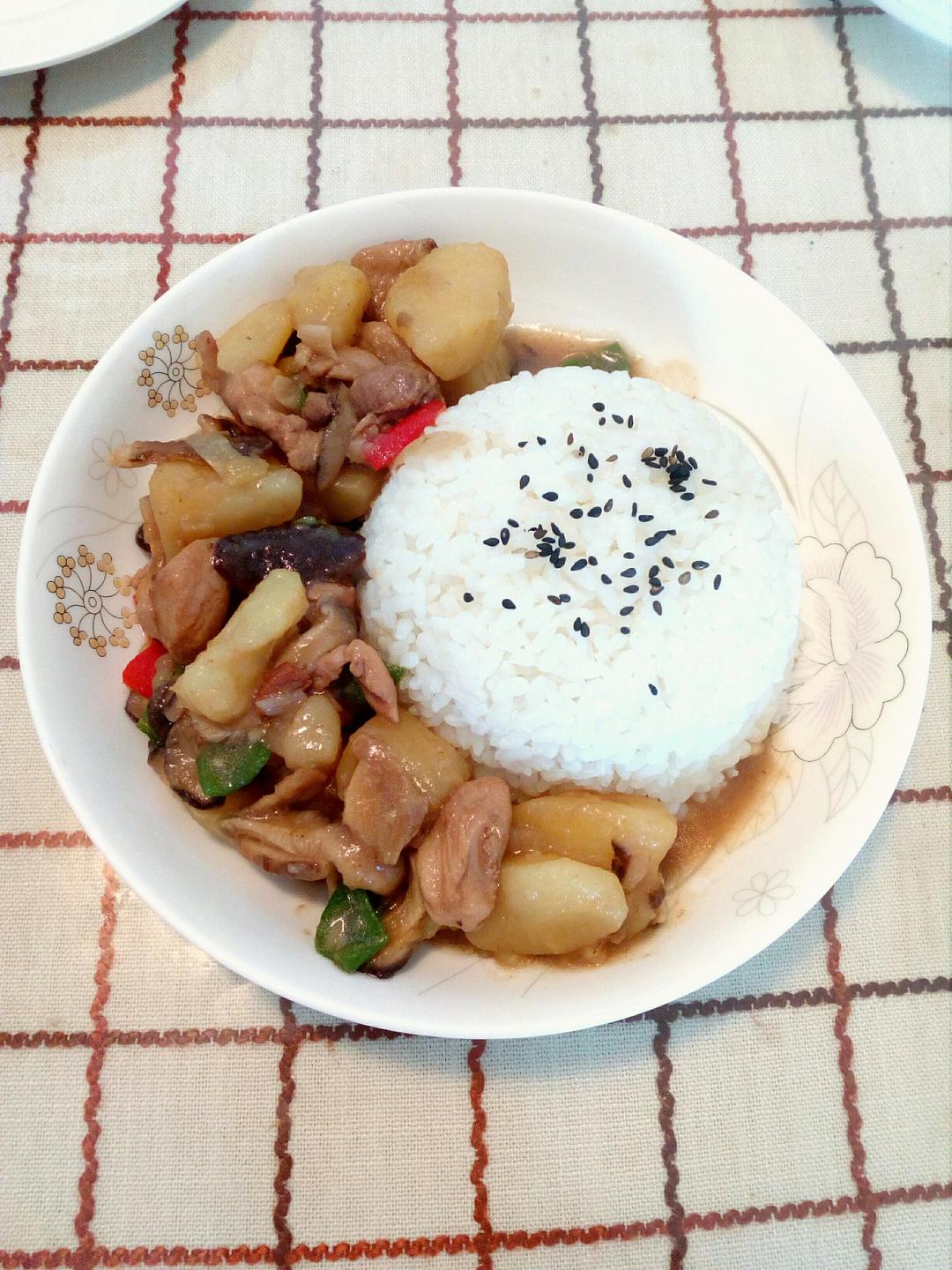 黄焖鸡米饭