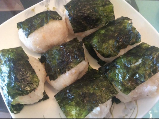 海苔肉松饭团