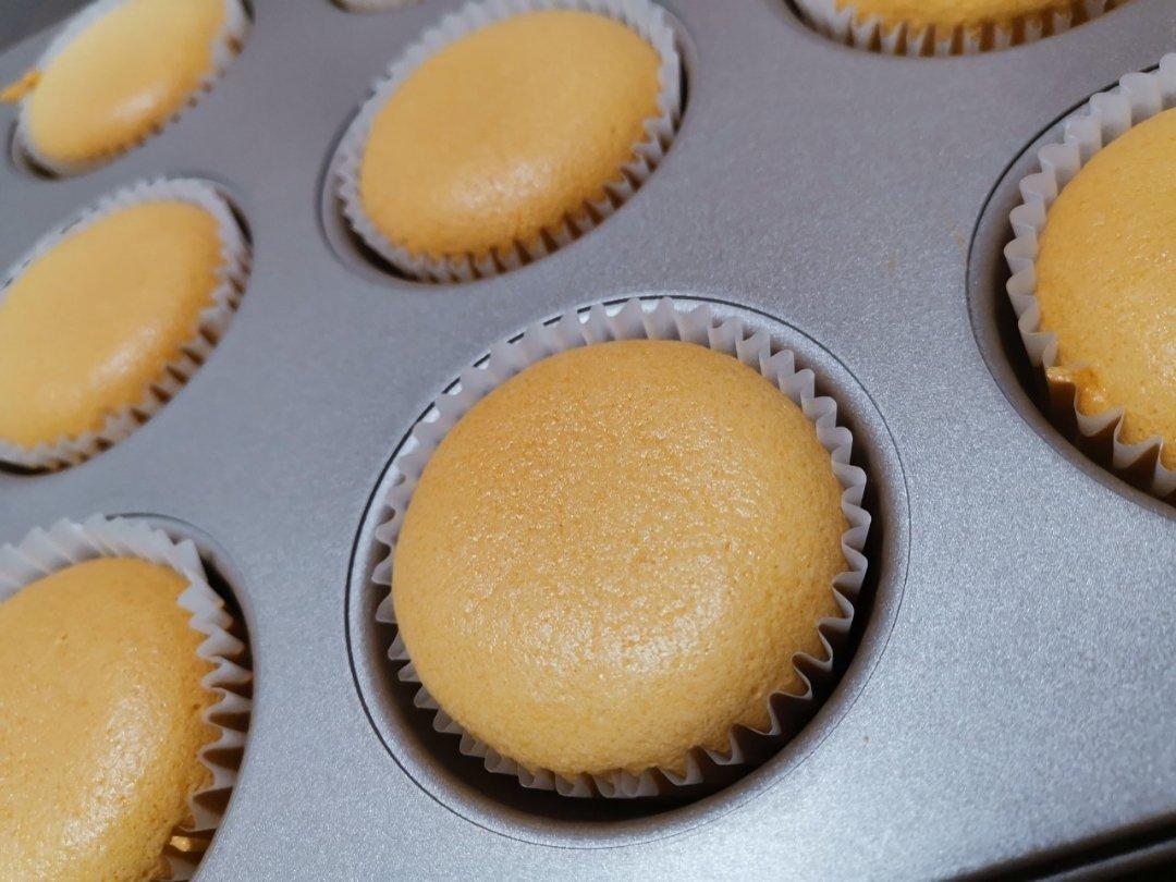 炼乳纸杯蛋糕
