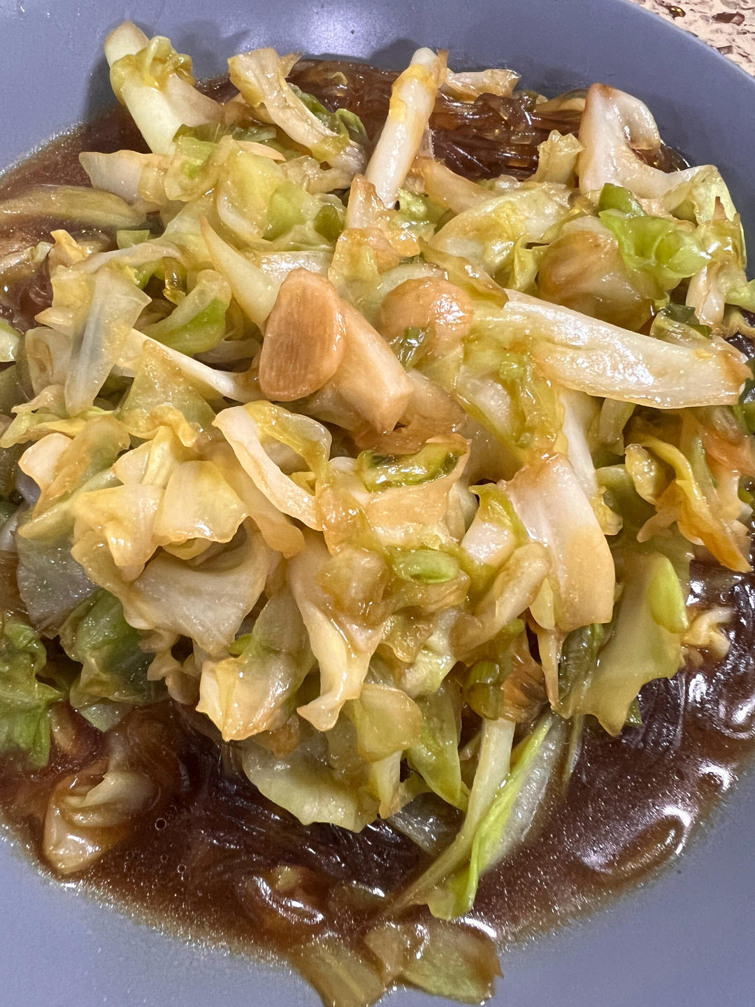 最近爱吃粉丝粉条～包菜炒粉丝