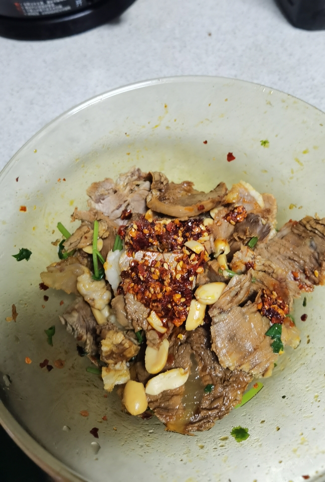 云南回味牛肉凉片（红河州蒙自最好吃的庄户牛肉复刻）的做法