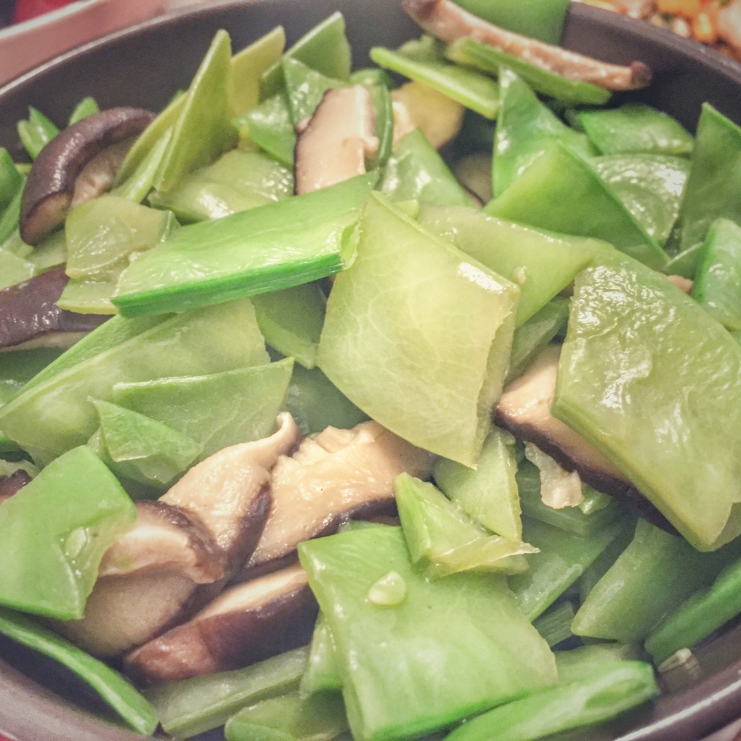 荷兰豆炒香菇