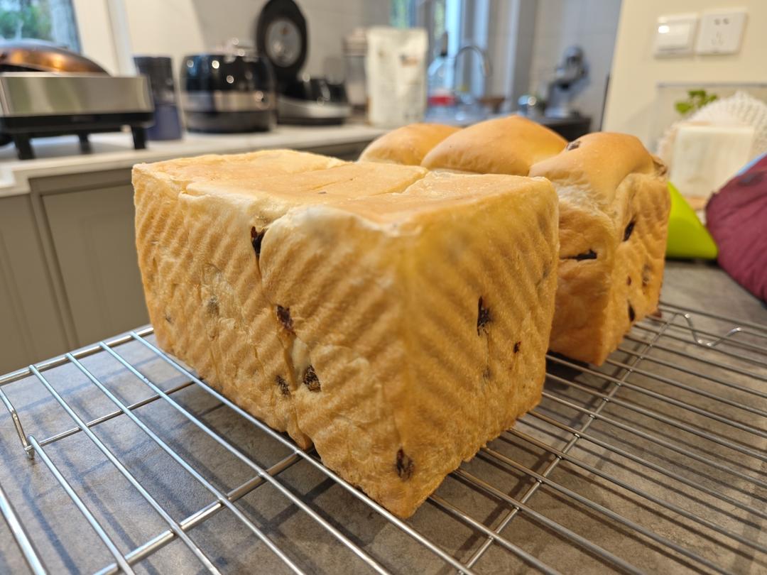 超软酸奶葡萄干吐司