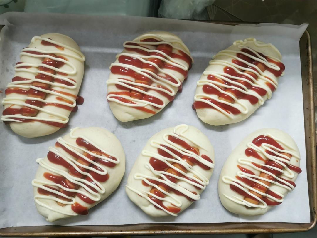 一个面团撑起一家店的台式面包—香肠面包