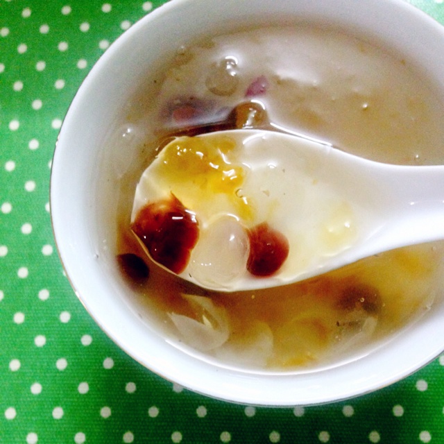 桃胶皂角米蔓越莓养颜羹