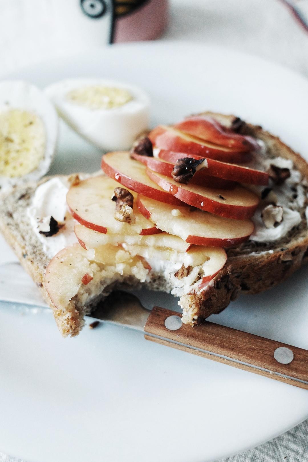 Sunsun起床吃早饭！