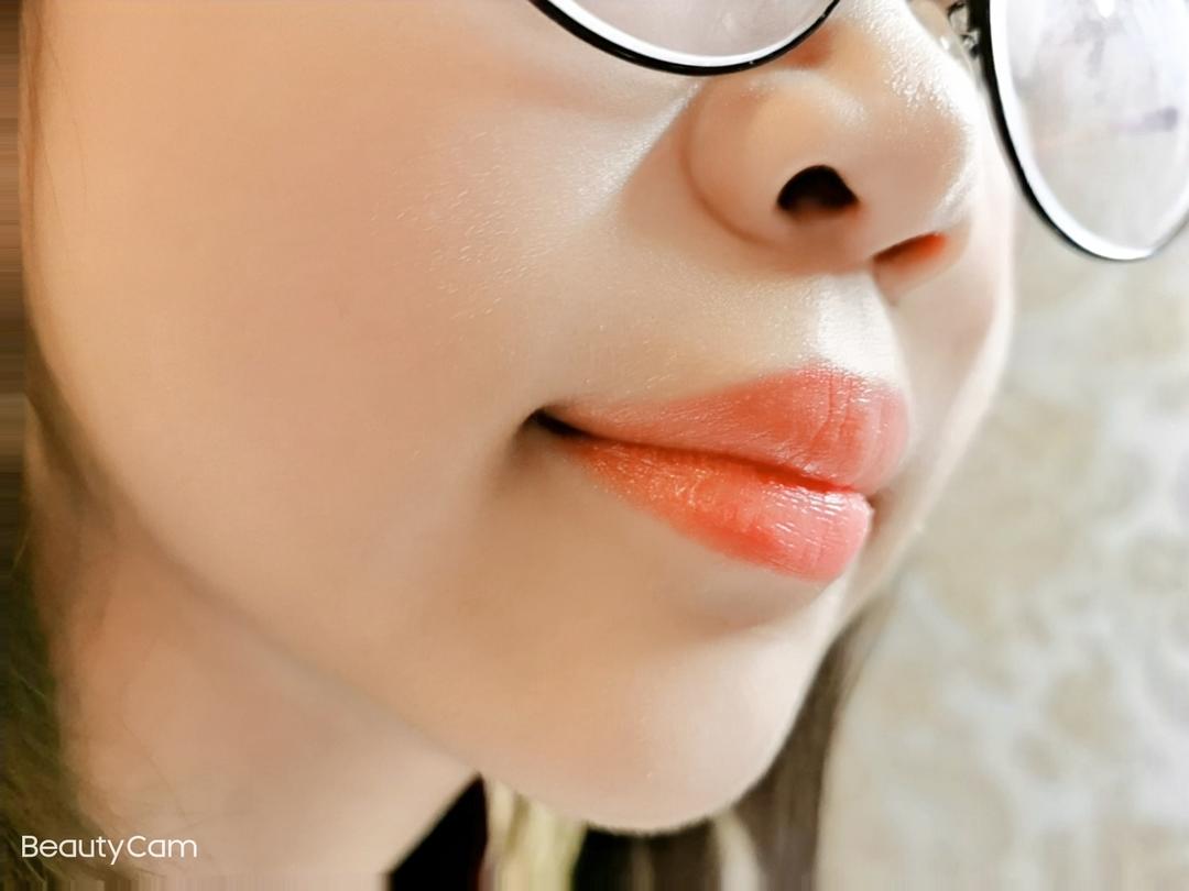 蜜桃滋润唇膏的做法