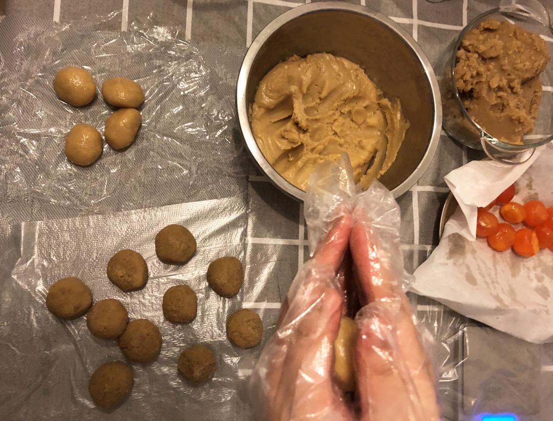 老李妈妈说我做的正宗莲蓉馅儿是最好吃的的做法