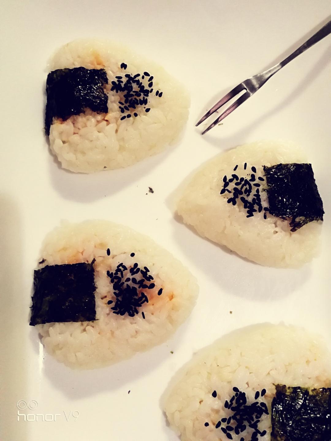 肉松饭团