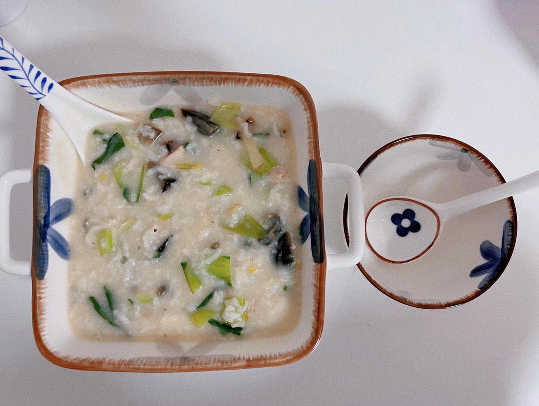 妈妈👩教我做的皮蛋瘦肉粥🥣简单快捷美味😋