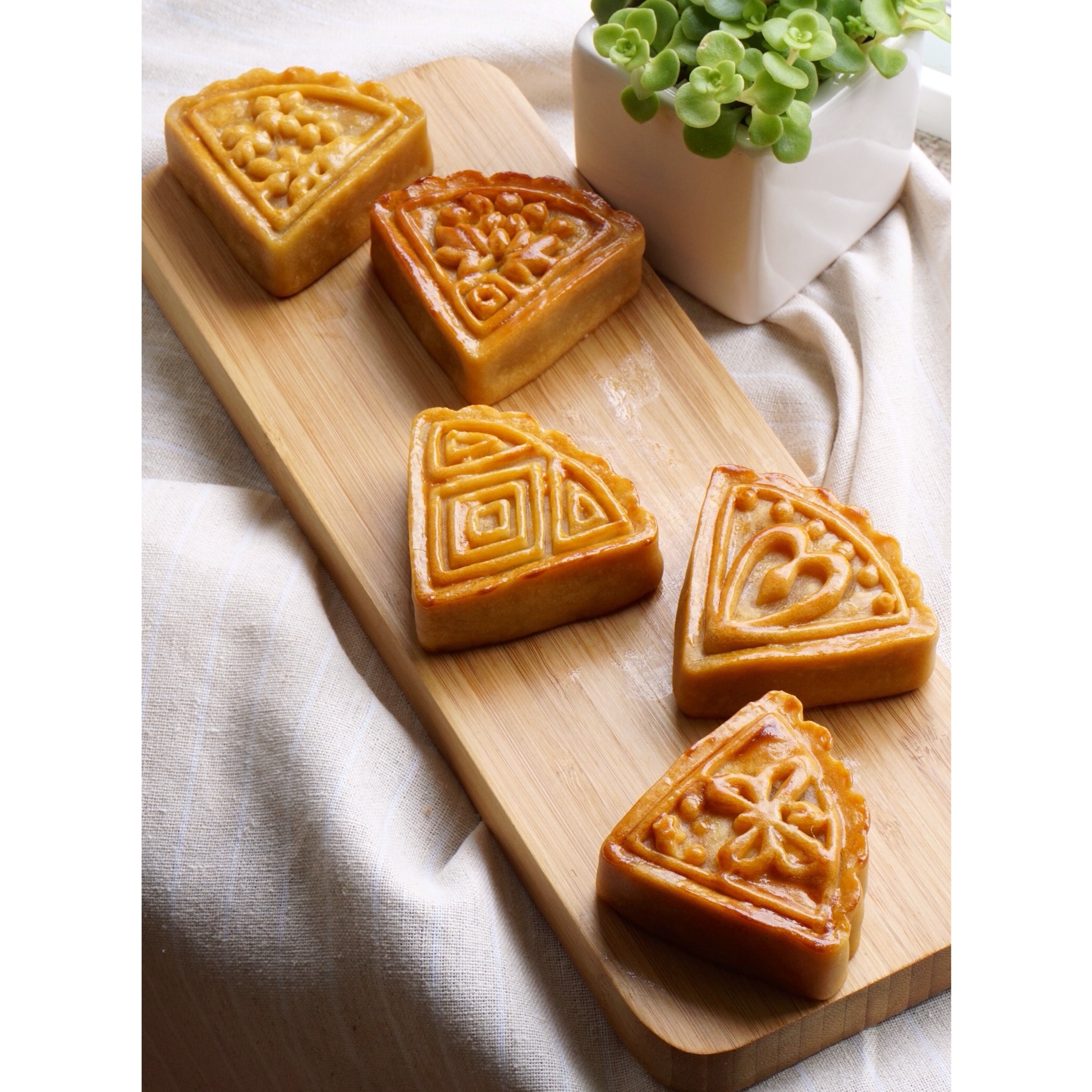 广式月饼－－蛋黄豆沙月饼