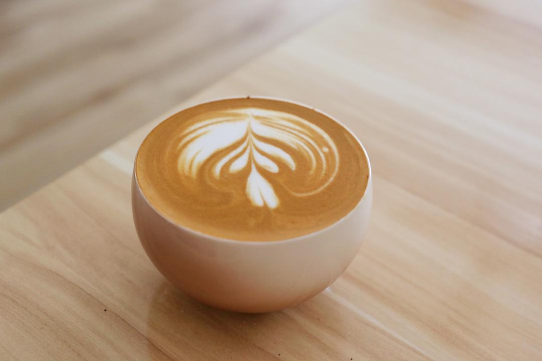 ☕自学拉花不急不嗔🐱