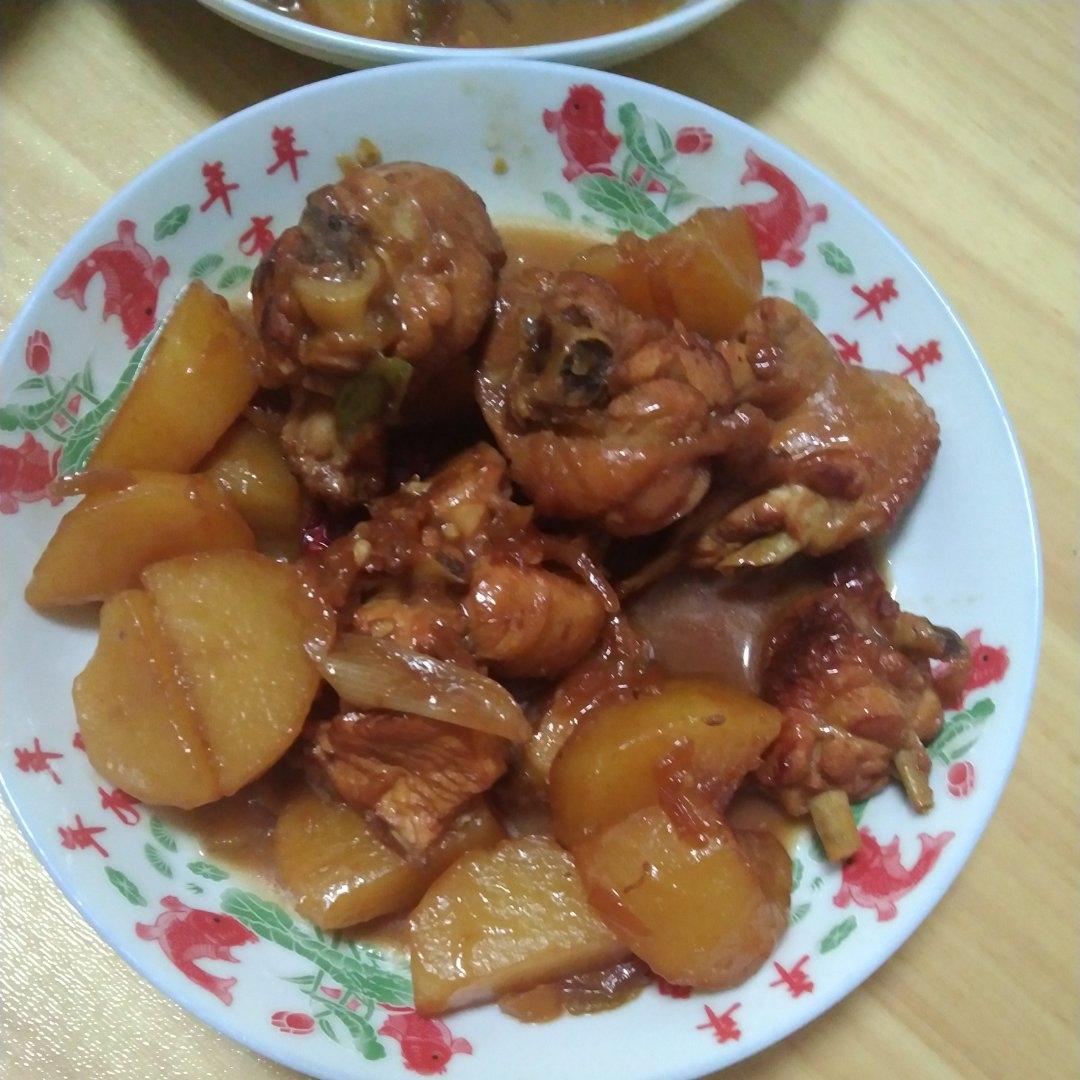 鸡腿炖土豆 上桌秒空盘 汤都喝干了！