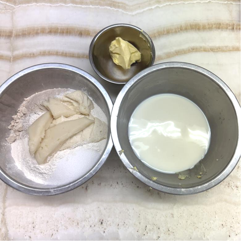 纯奶手撕吐司的做法 步骤1
