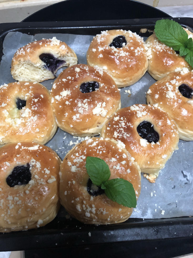 yingzhou做的蓝莓奶酥面包