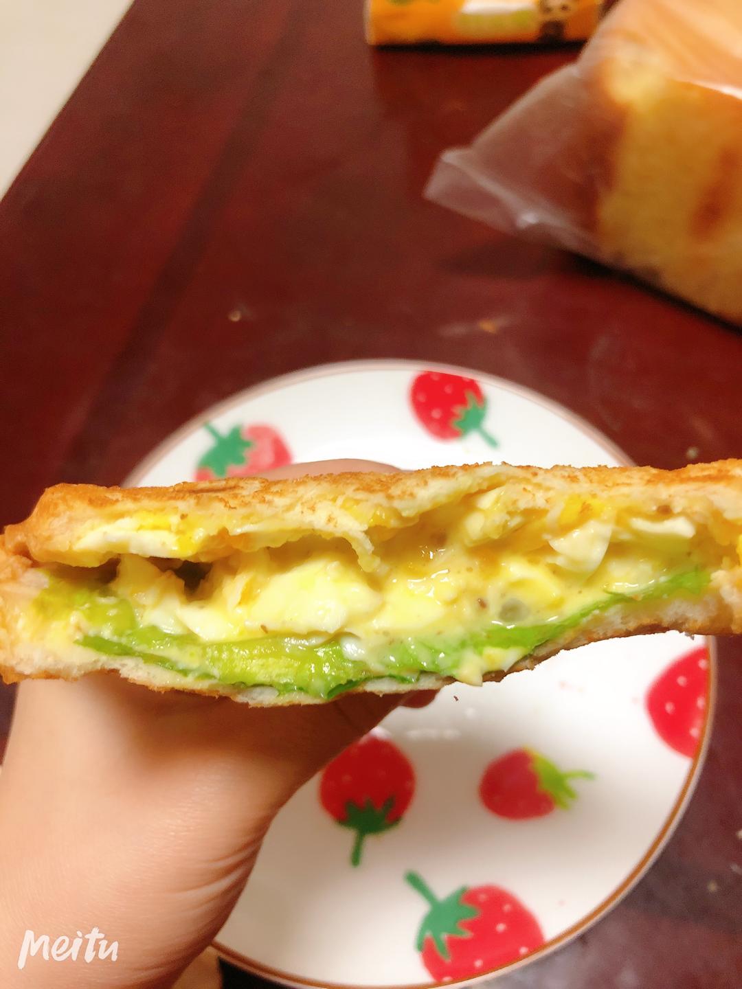 简单早餐机（轻食机热压）做三明治