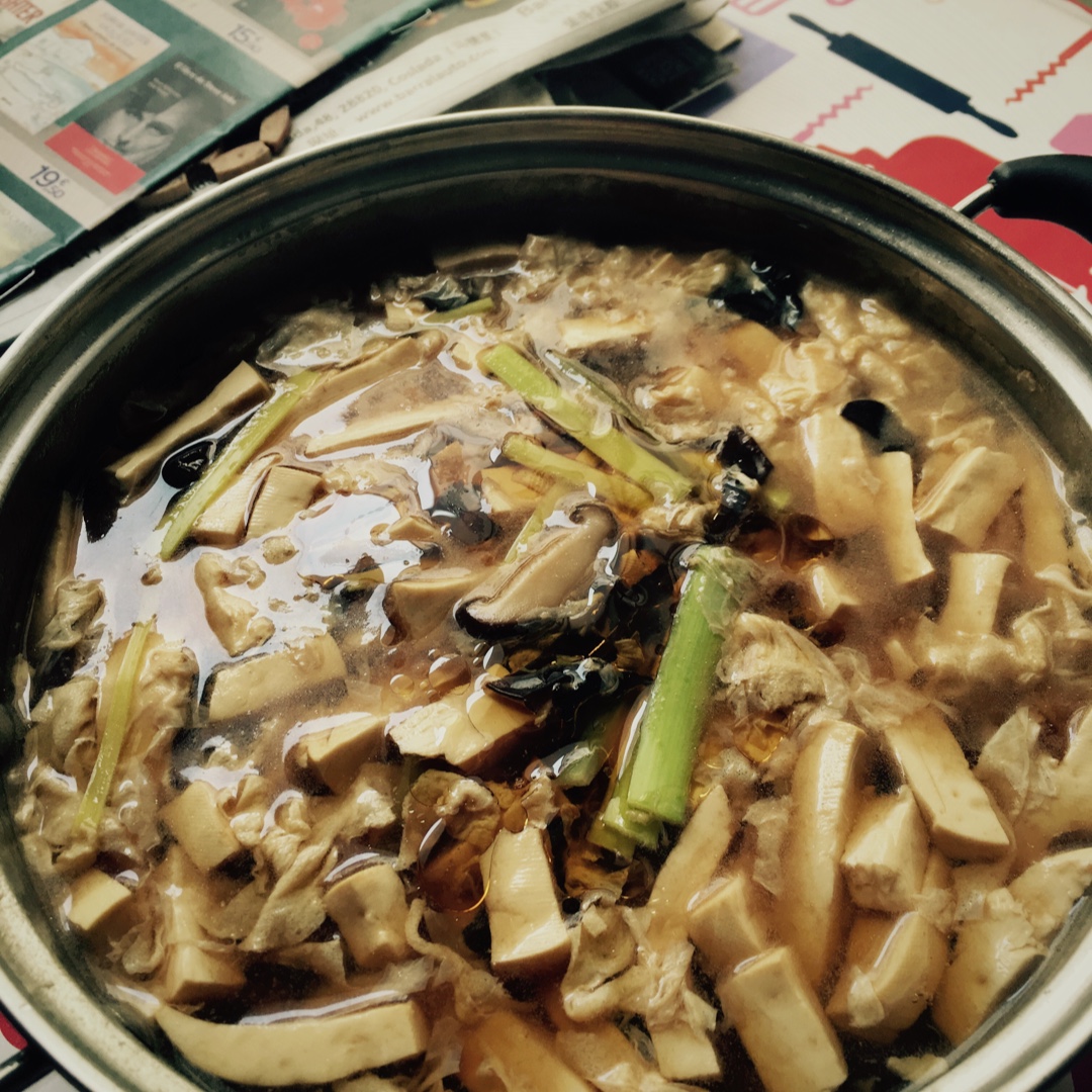 酸辣汤 Spicy & Sour Shredded Pork Soup