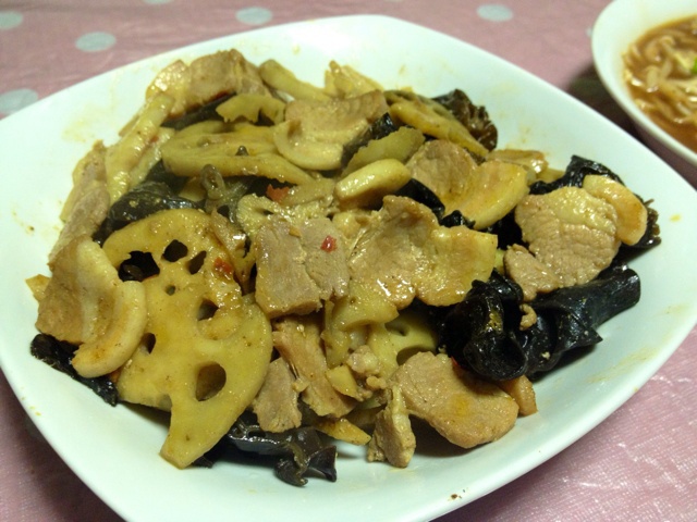 莲藕木耳炒肉片