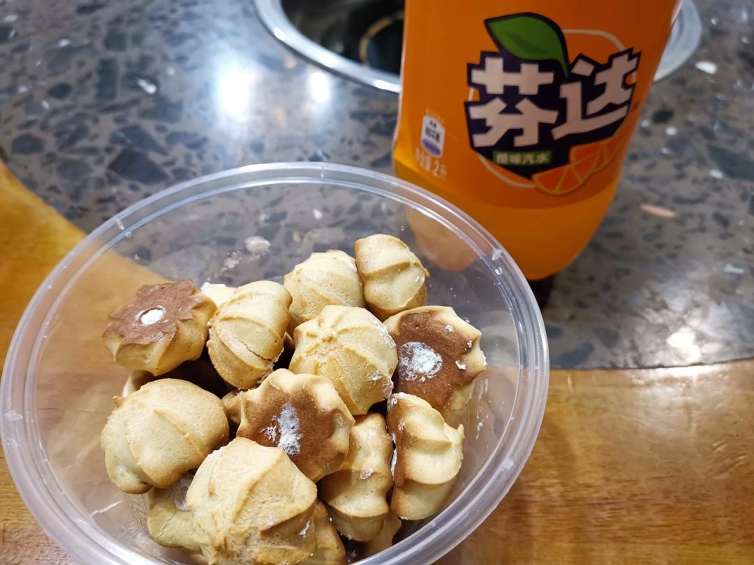 简单易成功的奶油小泡芙做法