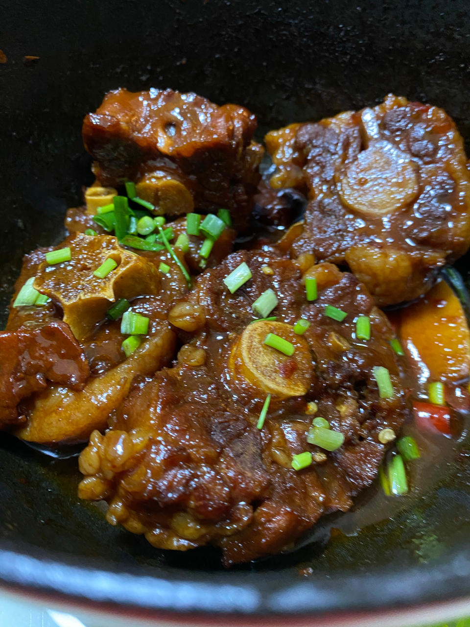 酱烧牛尾