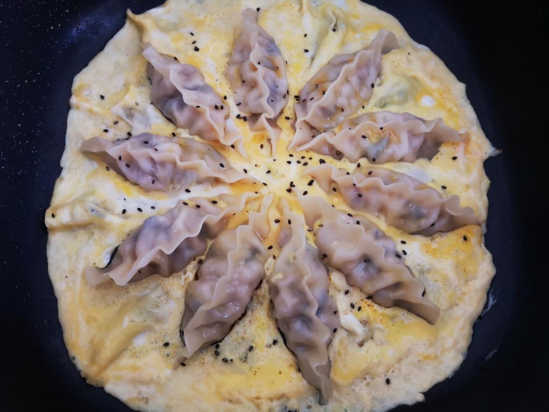蛋抱煎饺（速冻饺）