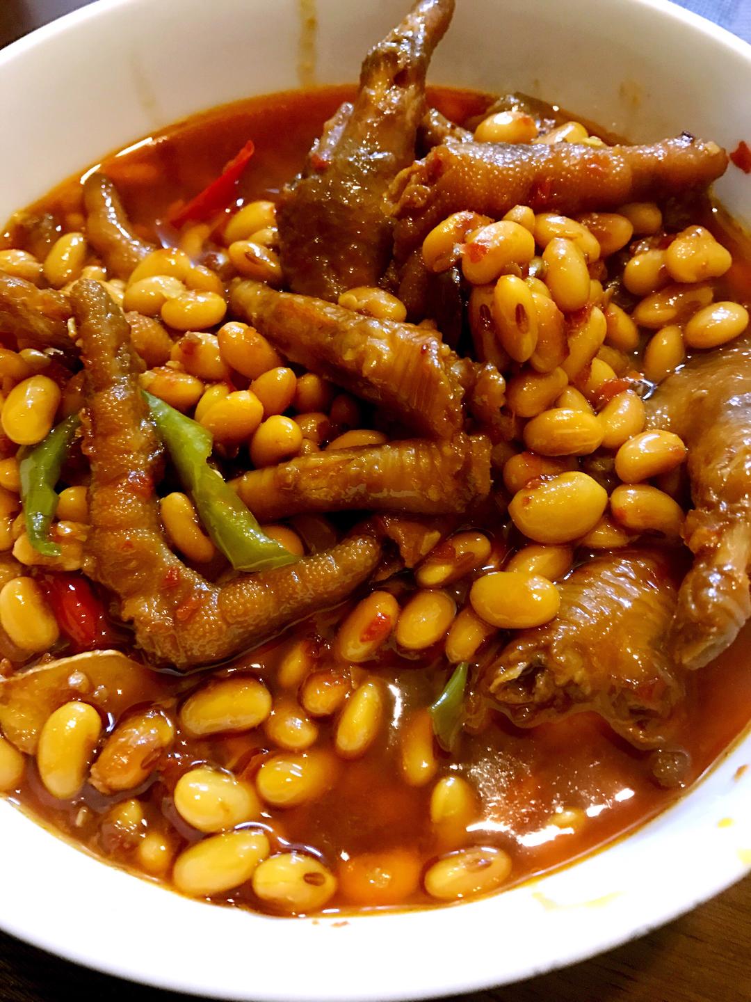 拿的"熊猫黄豆"平时打豆浆还剩了不少,最近疫情在家闲着 又想吃鸡爪