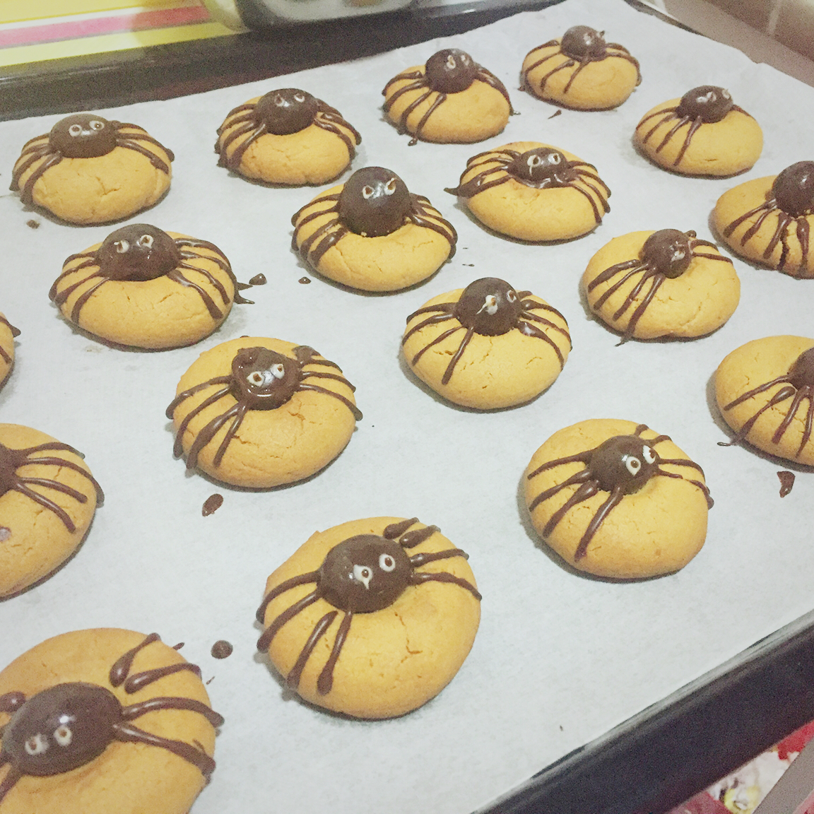 万圣节蜘蛛花生酱曲奇