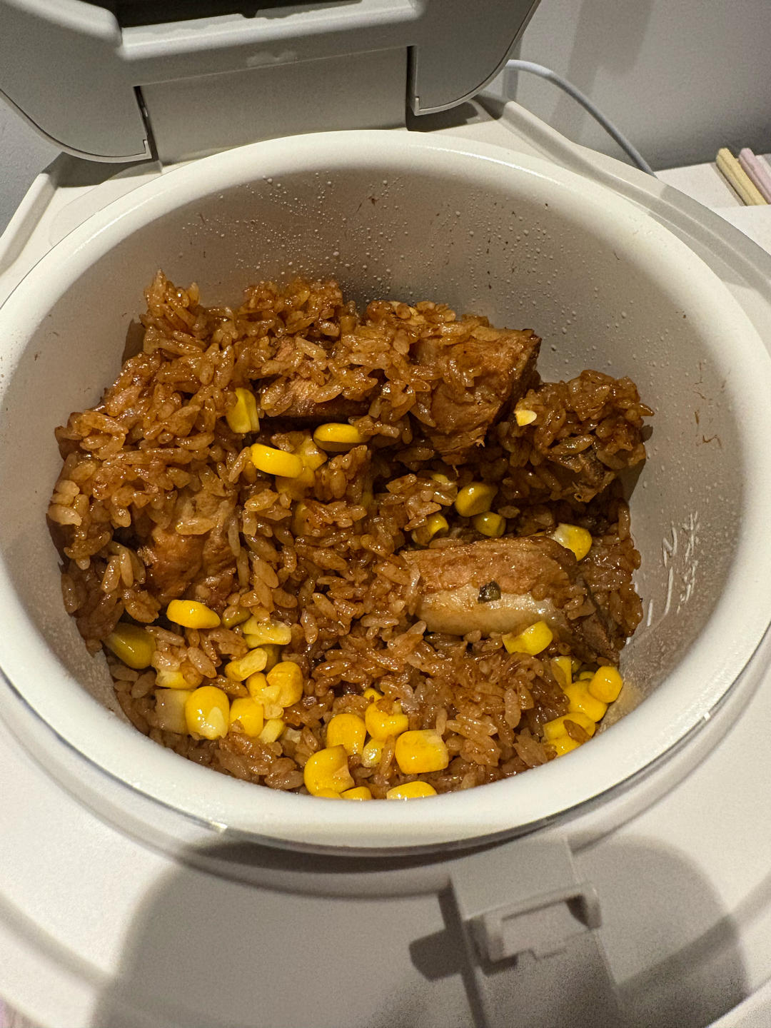 超简单的真香排骨焖饭！馋哭隔壁家小孩儿😋