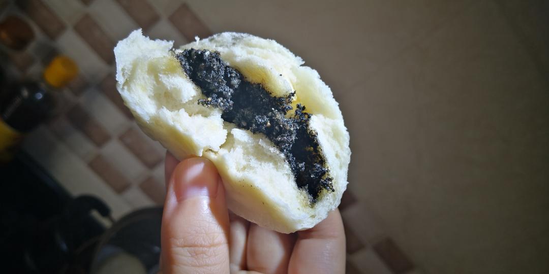 乳清黑芝麻馅馒头(木糖醇)