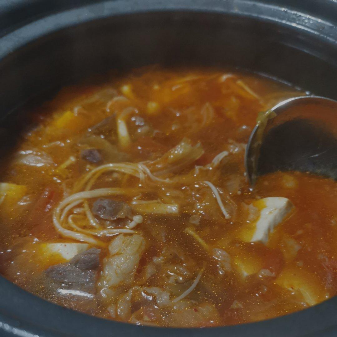 泡菜肥牛金针菇豆腐锅❤