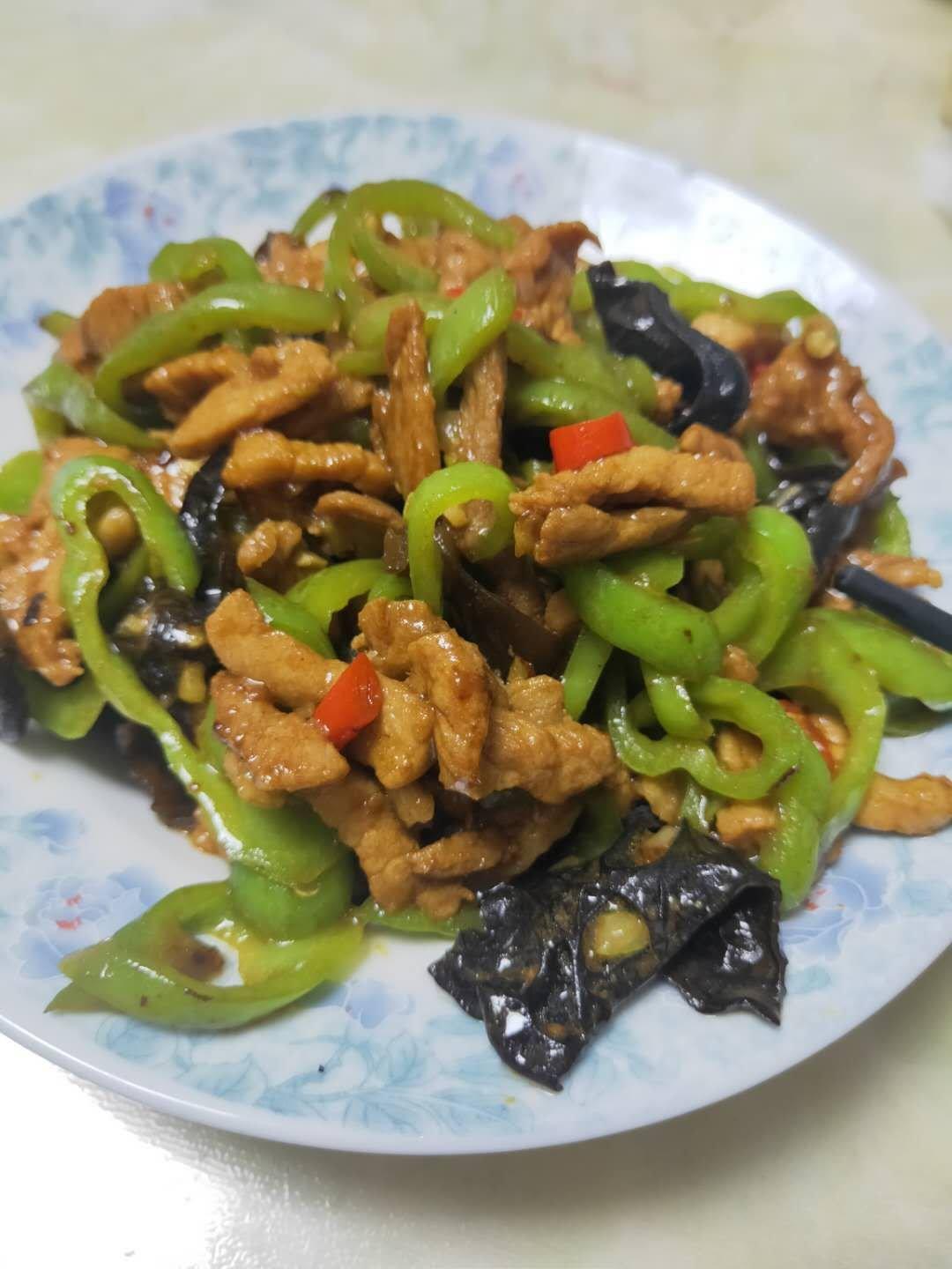 尖椒炒肉丝【下饭菜】