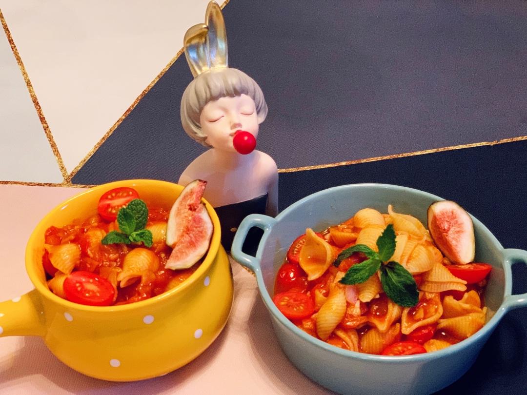 番茄贝壳意大利面