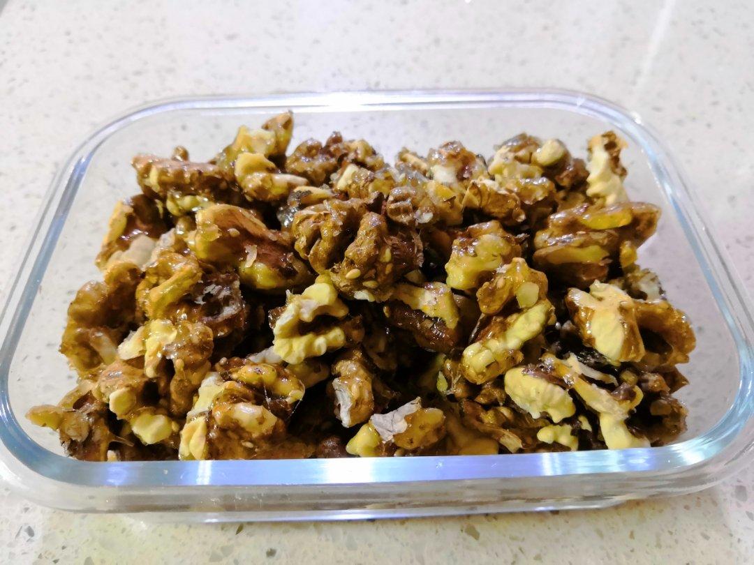 不粘手的琥珀核桃仁