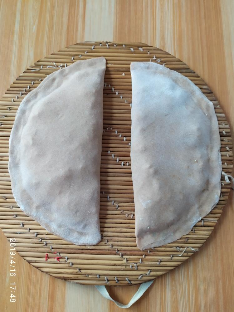 韭菜鸡蛋虾皮馅饼,火烧塌饼菜饼半圆形,全麦面粉菠菜粉条的做法 步骤