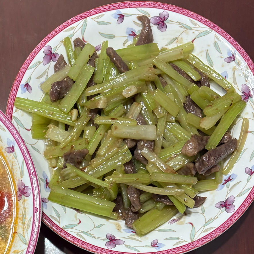 芹菜炒牛肉