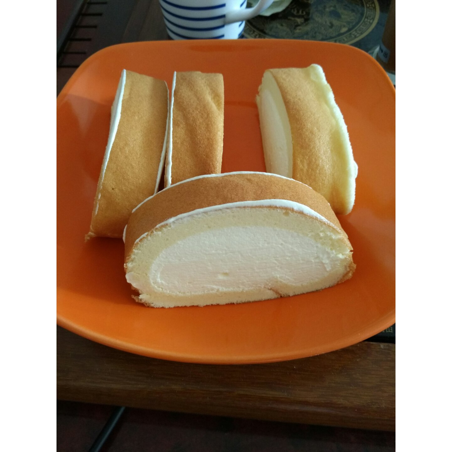 《Tinrry下午茶》教你做基础原味蛋糕卷