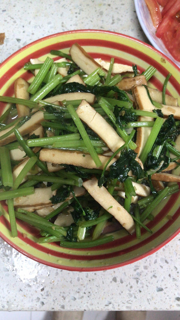 【素菜:芹菜炒豆腐干图片】jasmine8301_下厨房