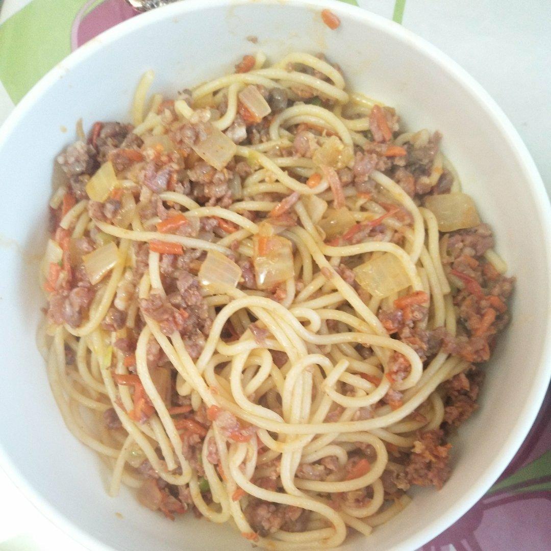番茄肉酱意大利面