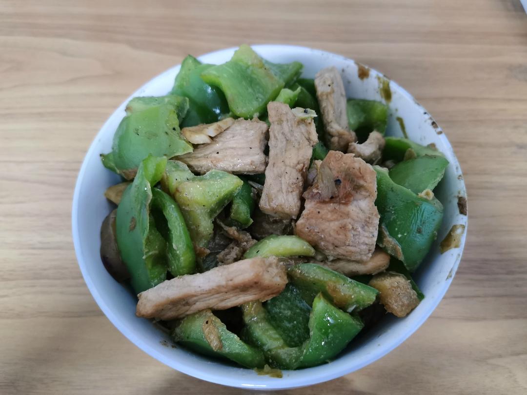 下饭神器👉青椒炒肉