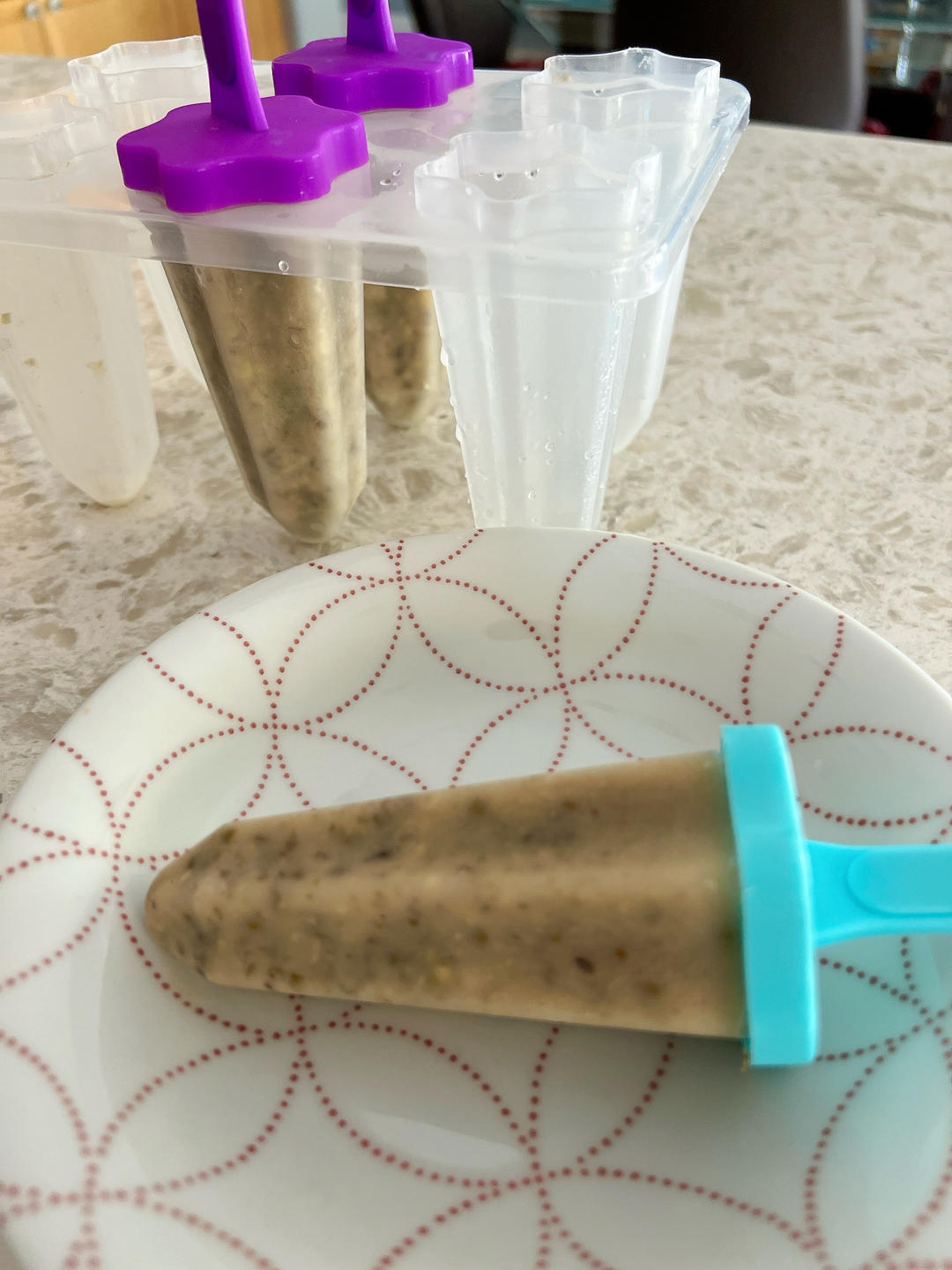 自制奶香绿豆棒冰（清凉夏日的必备品）内附绿豆汤不会变成褐色的技巧