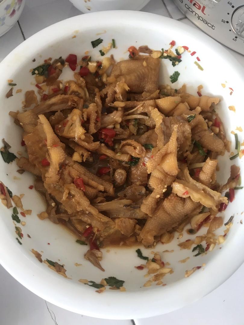 【酸辣无骨凤爪】