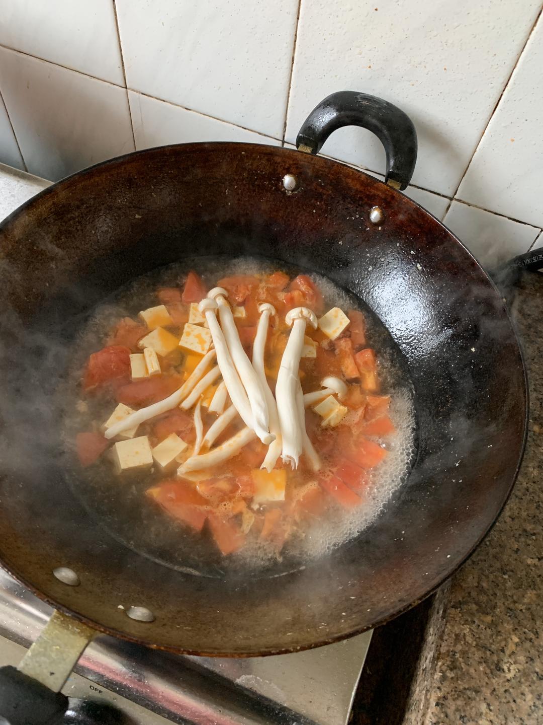 简单易操作的减脂午餐-番茄豆腐荞麦面，鲜到你眉毛掉下来！的做法 步骤4