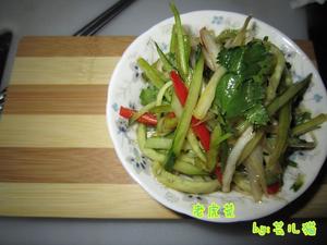 老虎菜(黄瓜 香菜 辣椒)的做法 步骤7