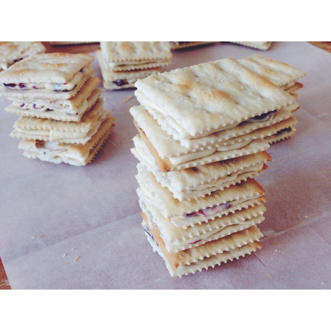 牛轧糖夹心苏打饼干