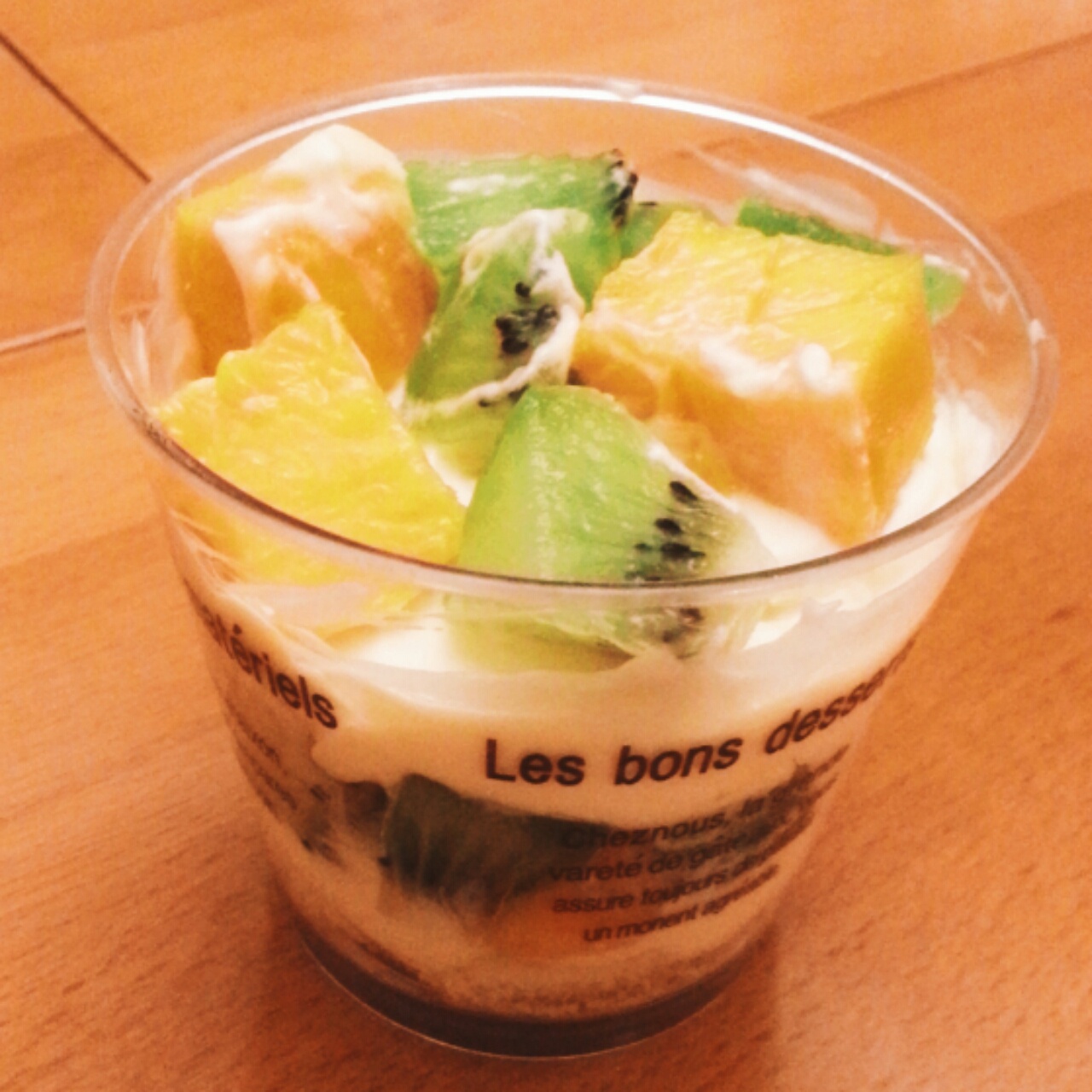 奶油水果装饰蛋糕