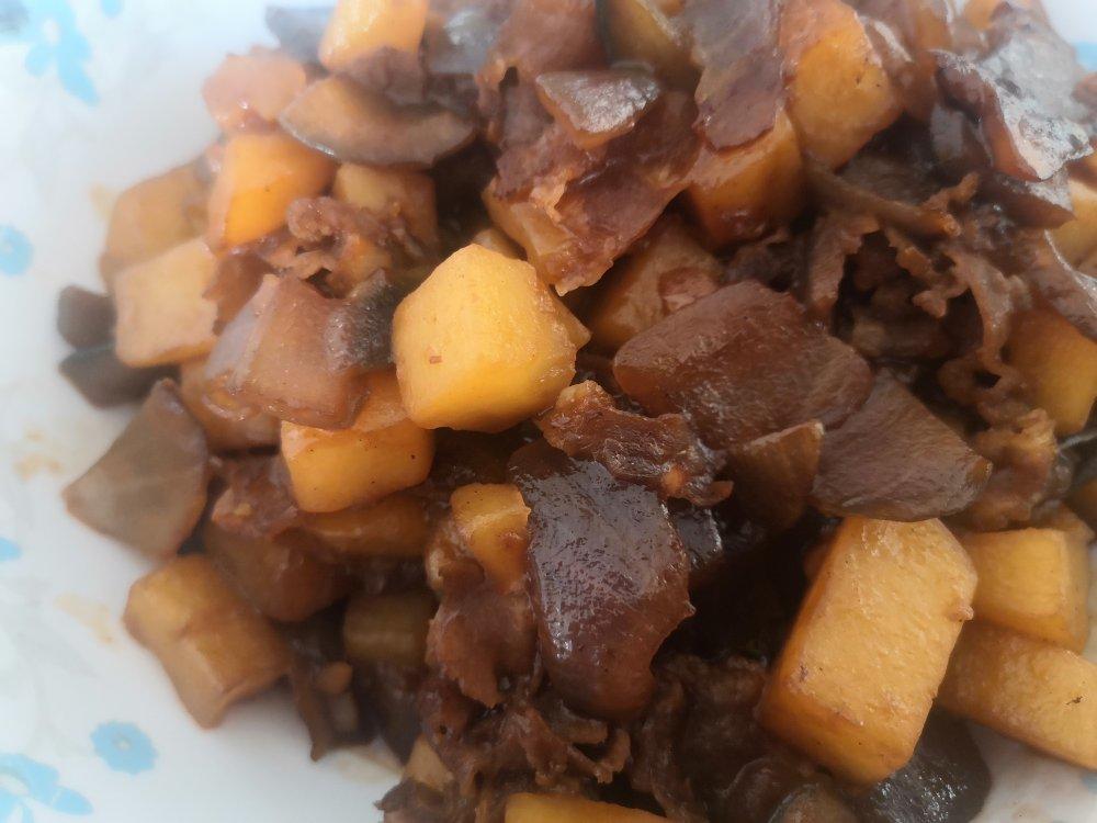 好吃到舔碗底的土豆肥牛拌饭