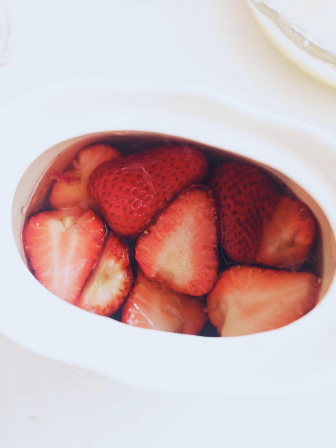 Erdbeerbowle(草莓波利酒)