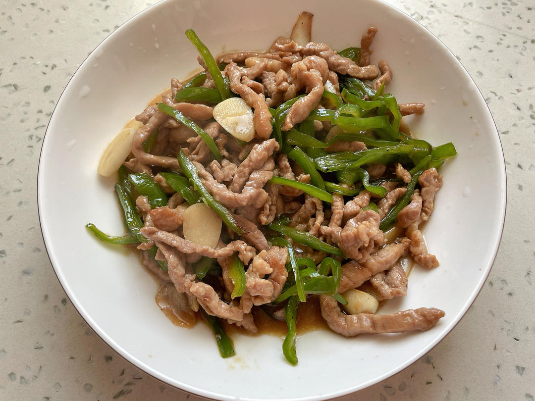 青椒肉丝，这样炒太好吃了。
