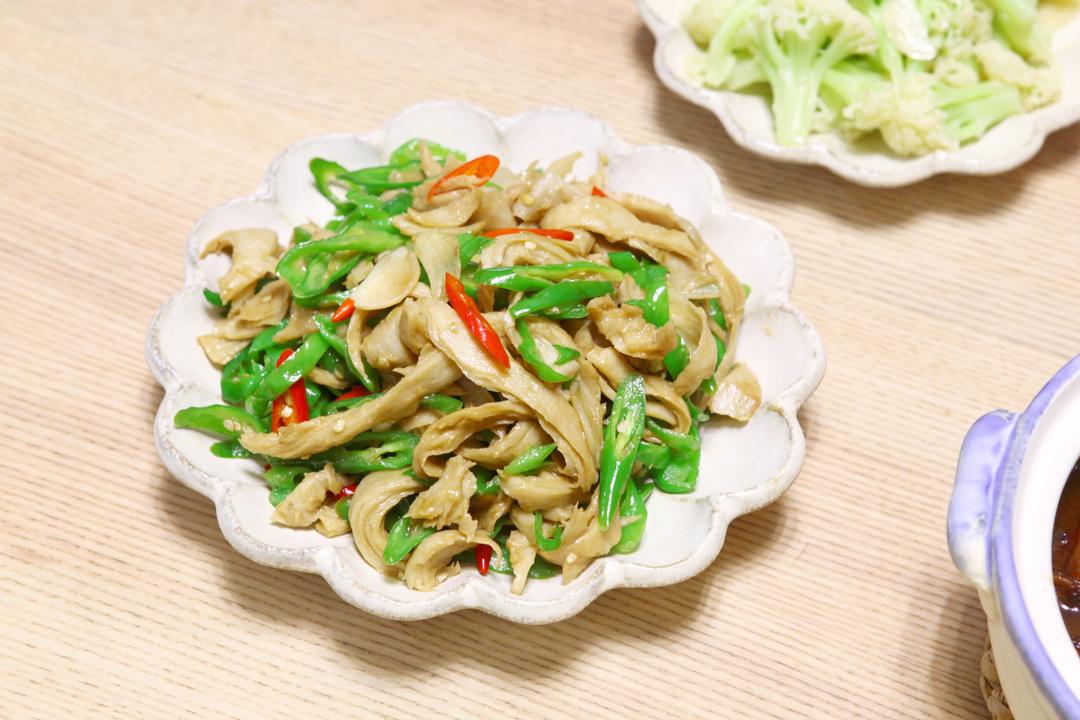 青椒炒面筋的做法