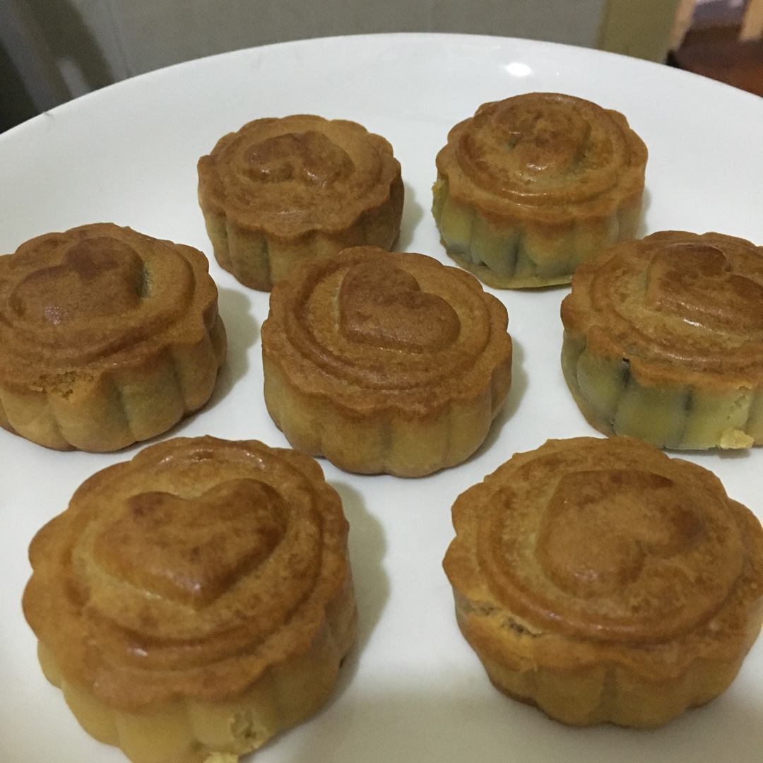 广式月饼——蛋黄莲蓉月饼